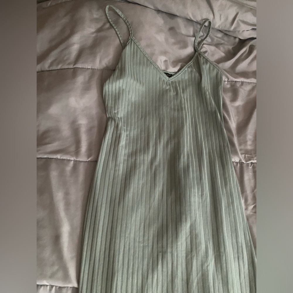 MINT GREEN DRESS 💚 - Picture 2 of 5